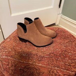 Sorel Lolla Cut Out Ankle Bootie Chestnut Suede, Women’s Size 7